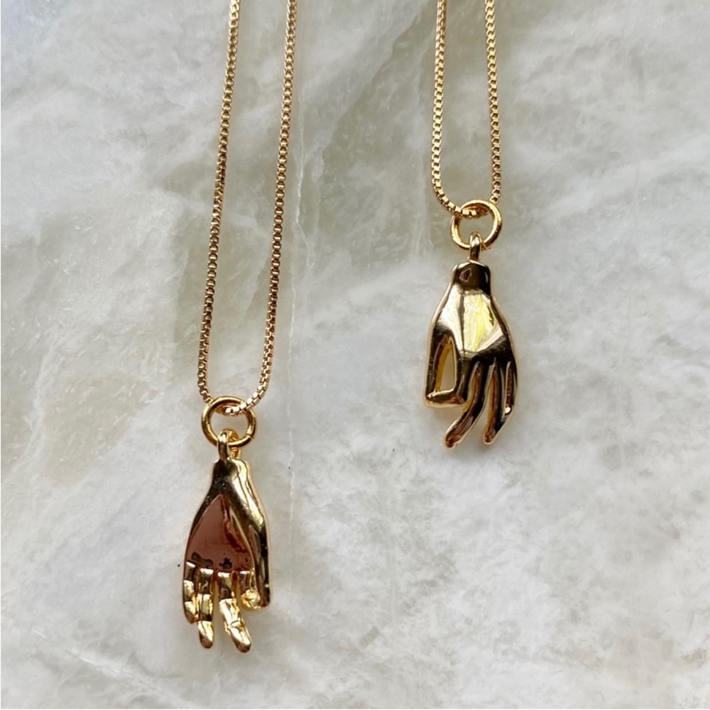 22K Gold Om Hand Necklace